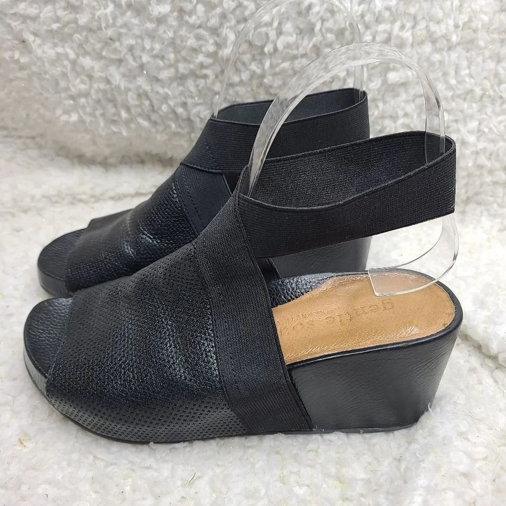 Gentle Souls by Kenneth‎ Cole Signature Gianna 2.0 Wedge Sandal sz 6